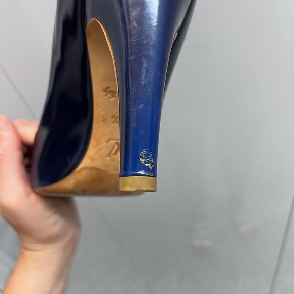 Authentic Louis Vuitton Navy Blue Leather Pumps - Picture 8 of 8